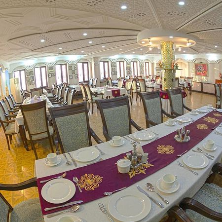 Zargaron Plaza Hotell Buchara Exteriör bild
