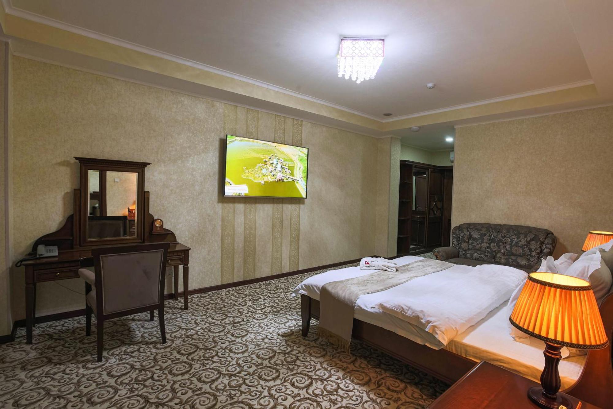 Zargaron Plaza Hotell Buchara Exteriör bild