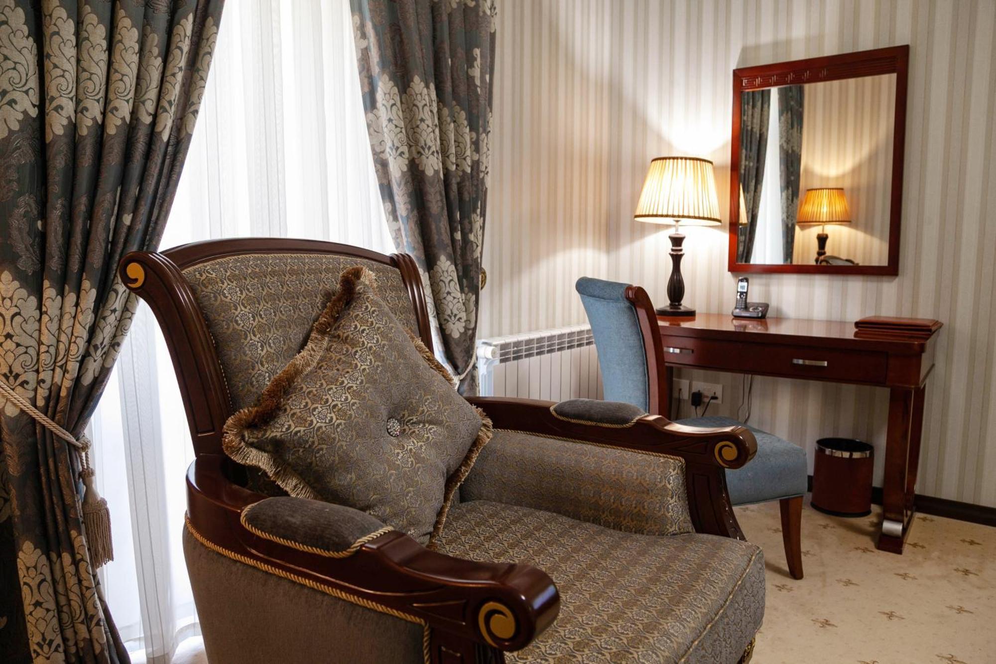 Zargaron Plaza Hotell Buchara Exteriör bild