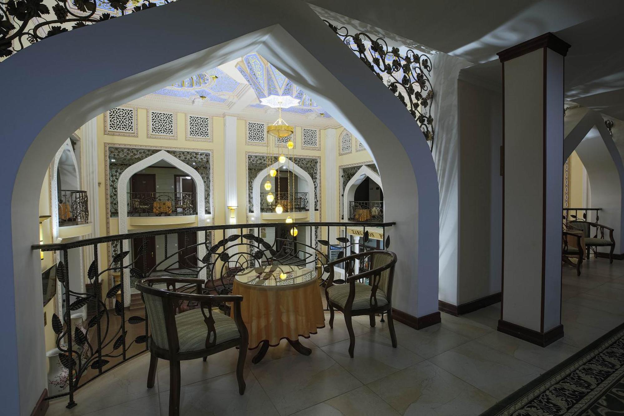Zargaron Plaza Hotell Buchara Exteriör bild