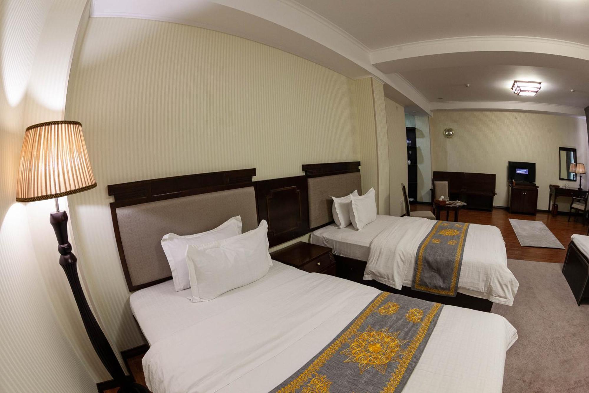 Zargaron Plaza Hotell Buchara Exteriör bild