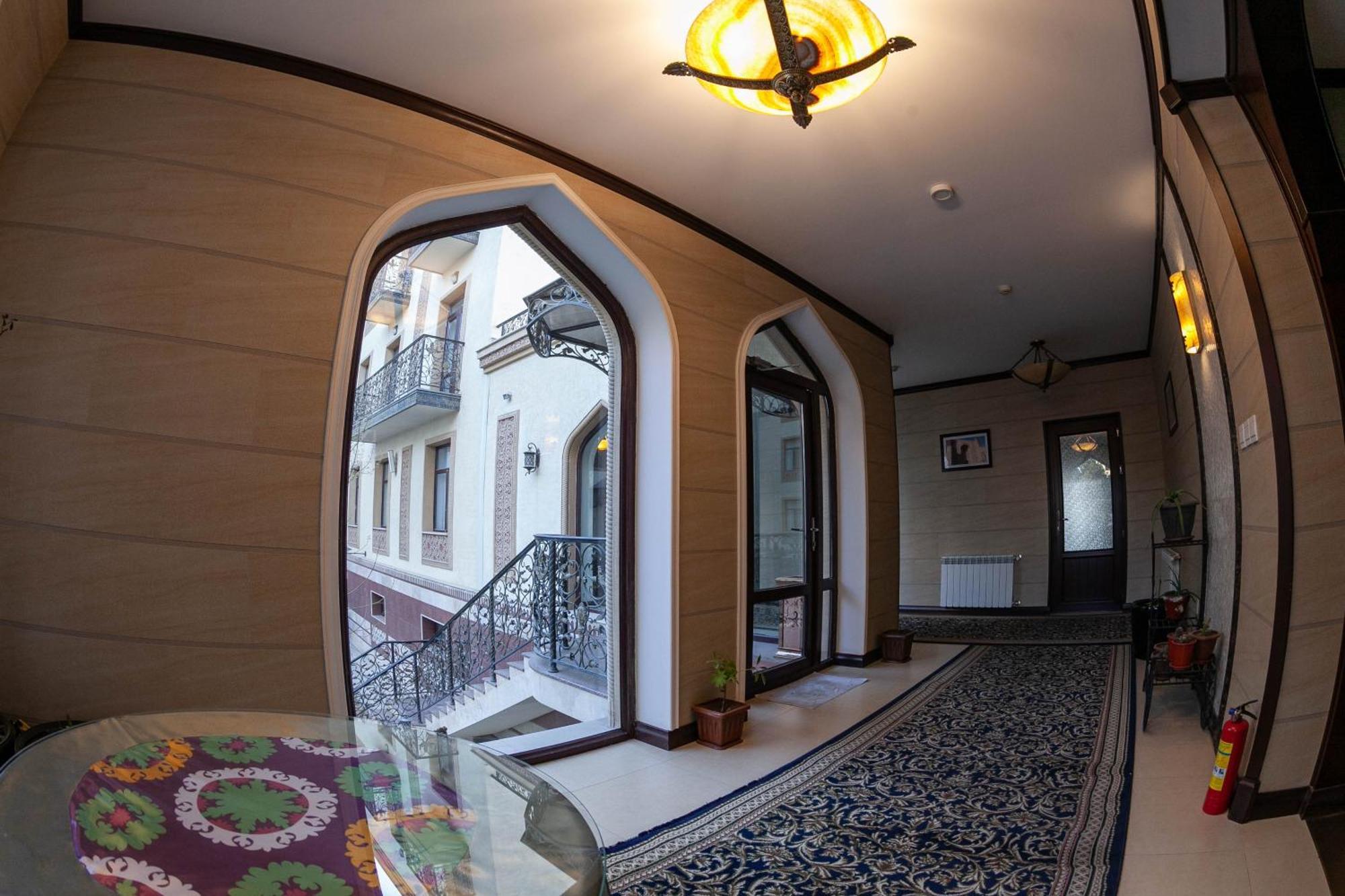 Zargaron Plaza Hotell Buchara Exteriör bild